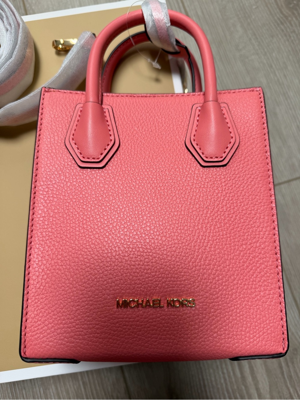 Michael Kors Mercer Extra Small Pebbled Leather Crossbody Bag Pink Grapefruit - Picture 3 of 6
